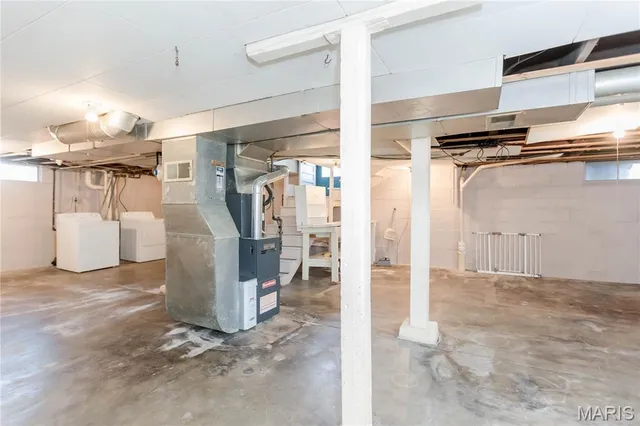 $74,900 | 469 North 1st Street, Wood River, IL 62095