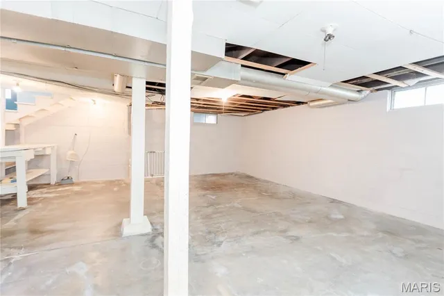 $74,900 | 469 North 1st Street, Wood River, IL 62095