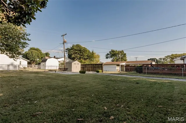 $74,900 | 469 North 1st Street, Wood River, IL 62095