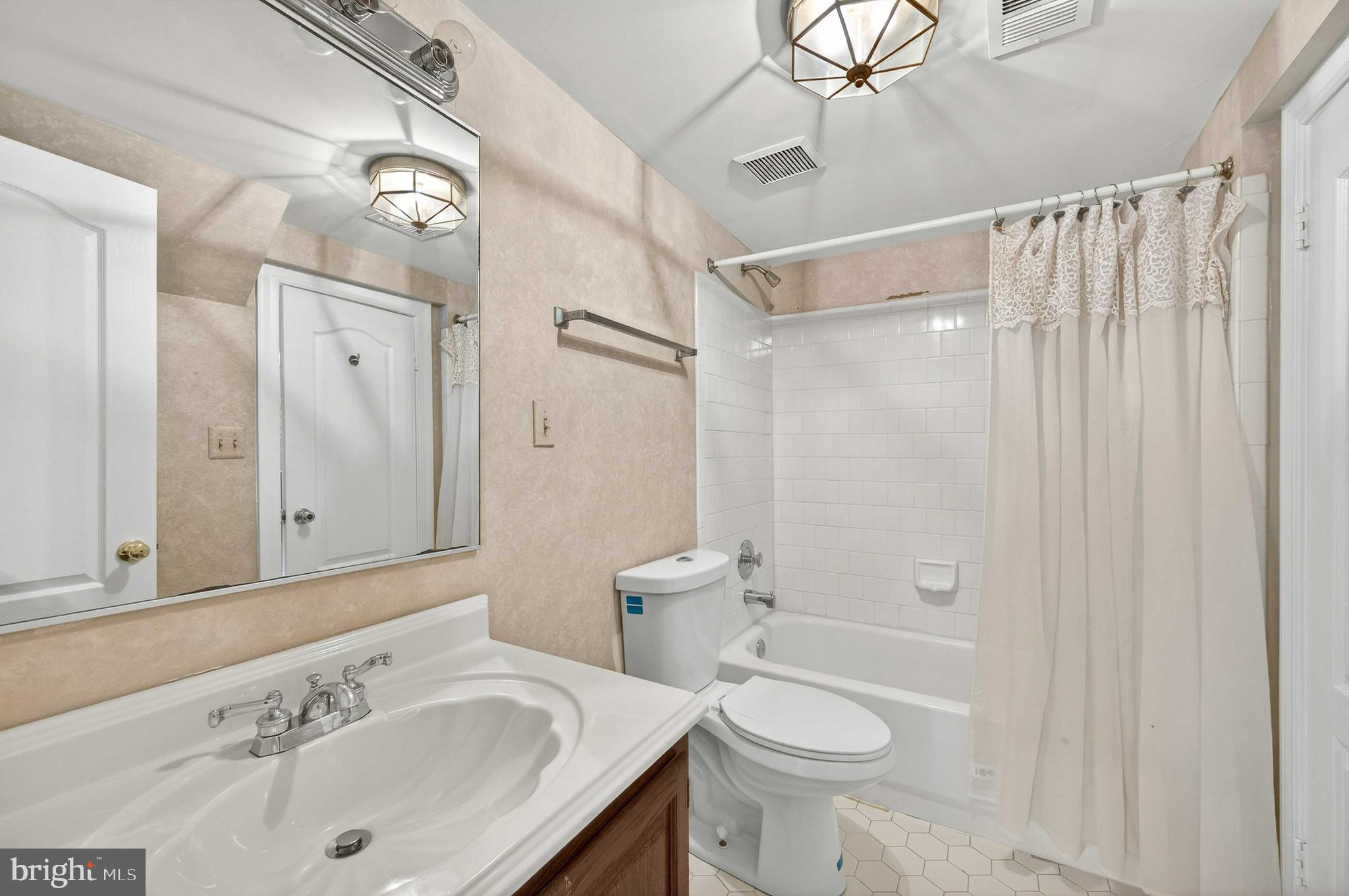 6612 Colchester Road Clifton, VA 20124 - Photo 64 of 93 5th full bath