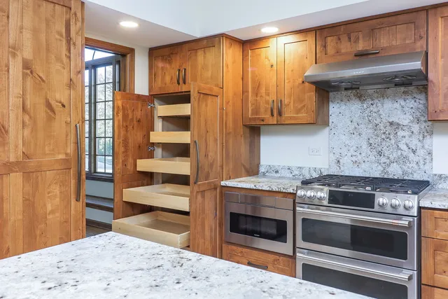 $875,000 | 8743 Kentwood Court, Darien, IL 60561