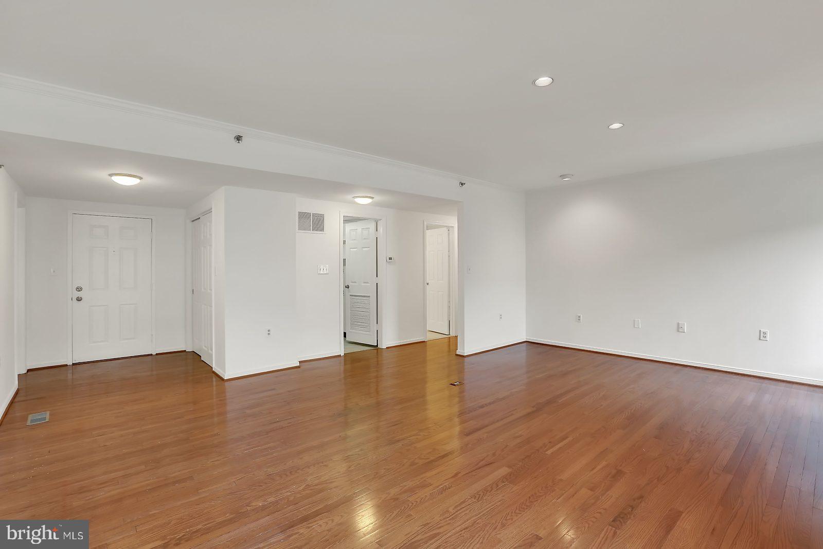 2331 Old Court Road, Unit 308 Baltimore, MD 21208 - Photo 13 of 35 Living Room/Dining Room