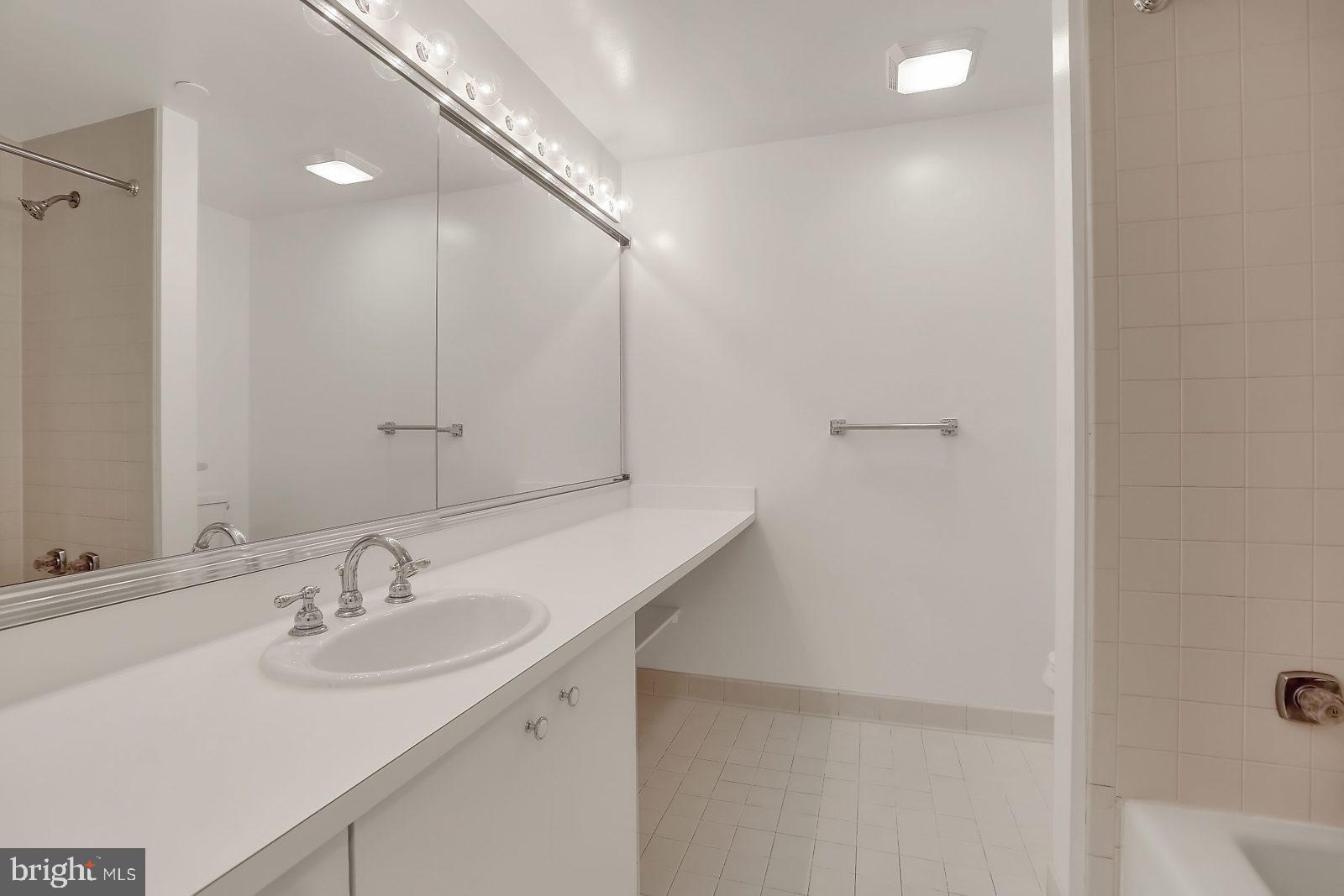 2331 Old Court Road, Unit 308 Baltimore, MD 21208 - Photo 20 of 35 Full Bath in Hallway