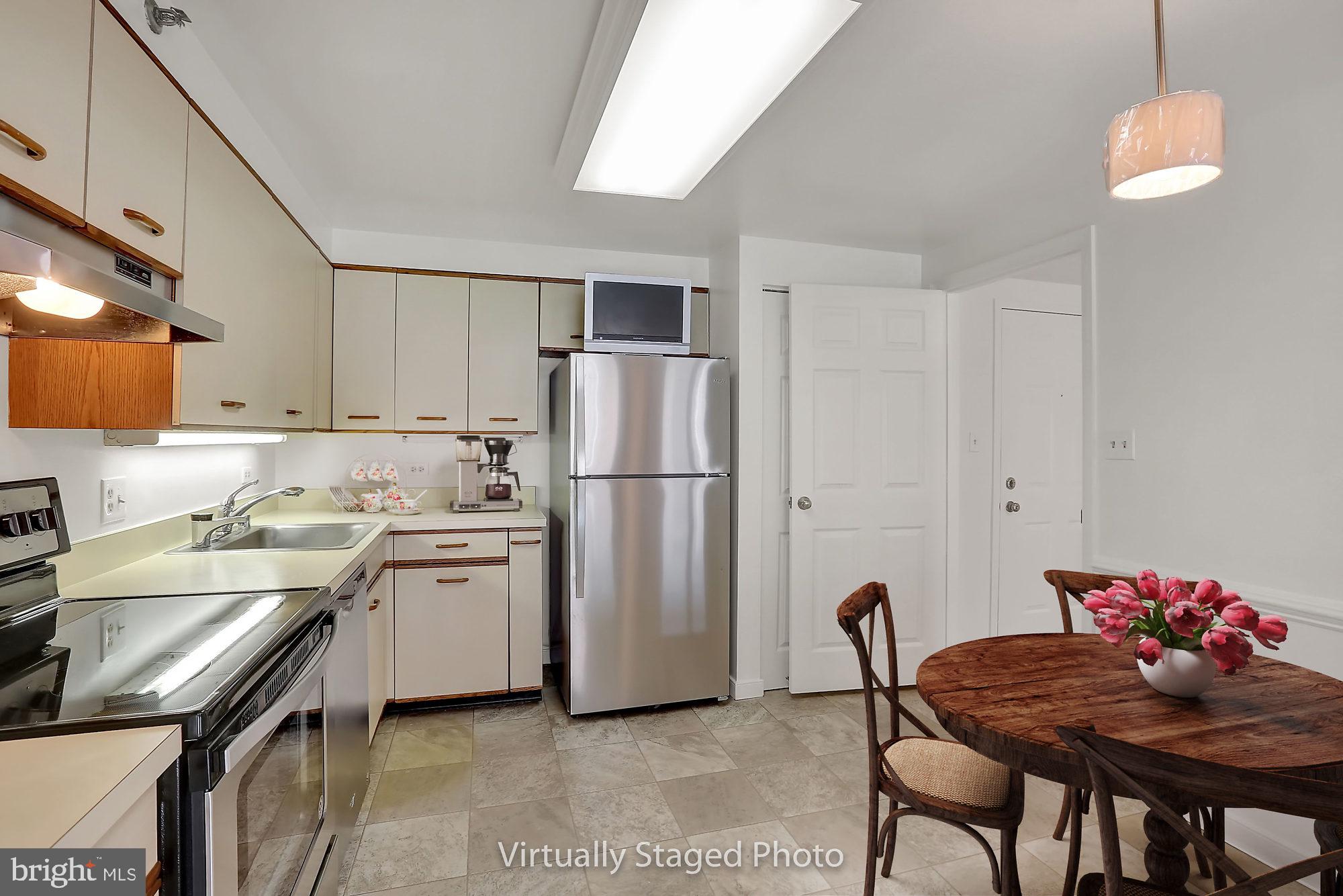 2331 Old Court Road, Unit 308 Baltimore, MD 21208 - Photo 3 of 35 Kitchen (virtually staged)