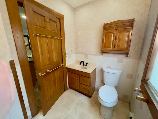 $3,200 | 50 Cushing Street, Quincy, MA 02170