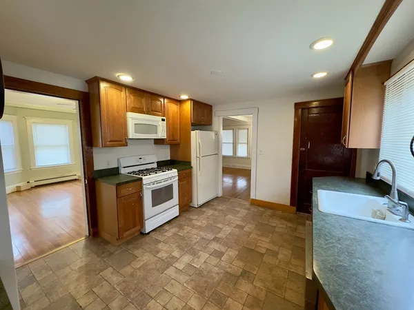 $3,200 | 50 Cushing Street, Quincy, MA 02170