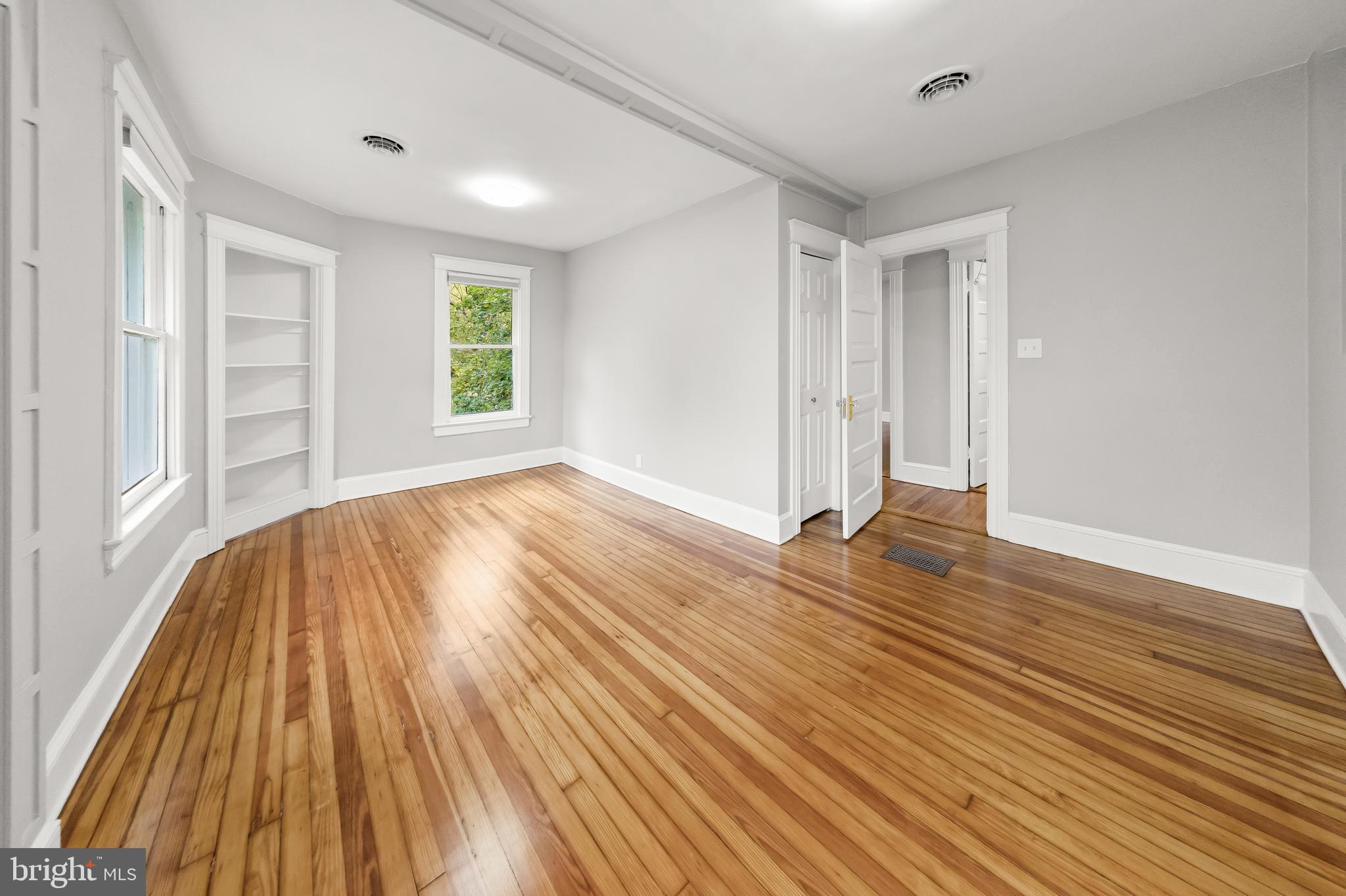 10220 Capitol View Avenue Silver Spring, MD 20910 - Photo 48 of 62 Bedroom 2 with built-ins