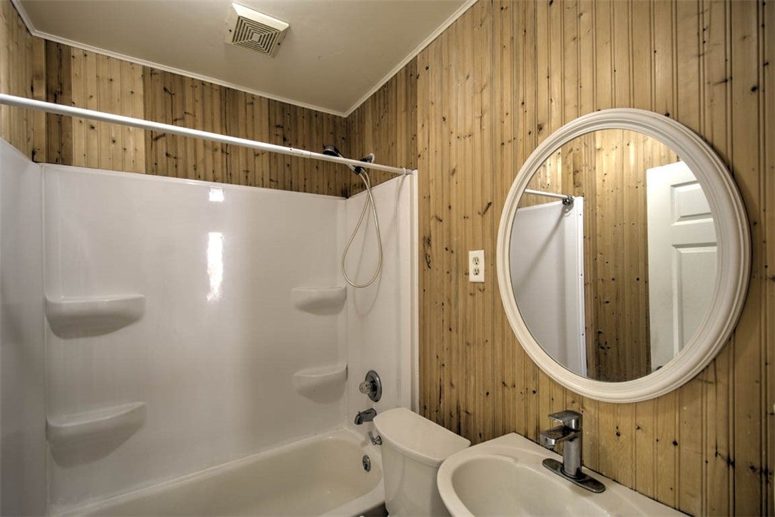 1260 East Johns Avenue Decatur, IL 62521 - Photo 16 of 22 Gallery Image 16