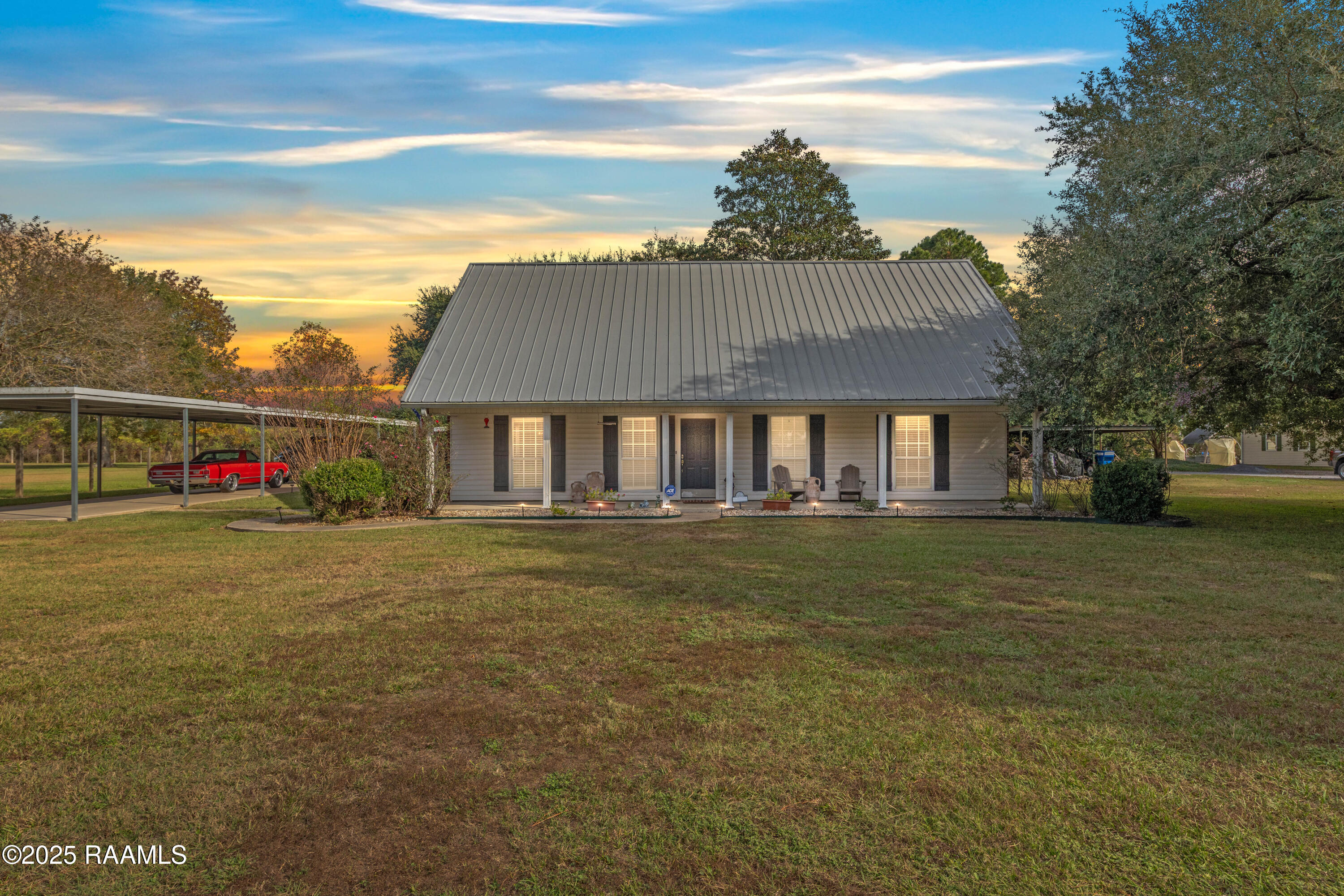 1007 B Hughes Broussard, LA 70518 - Photo 22 of 22 twilight