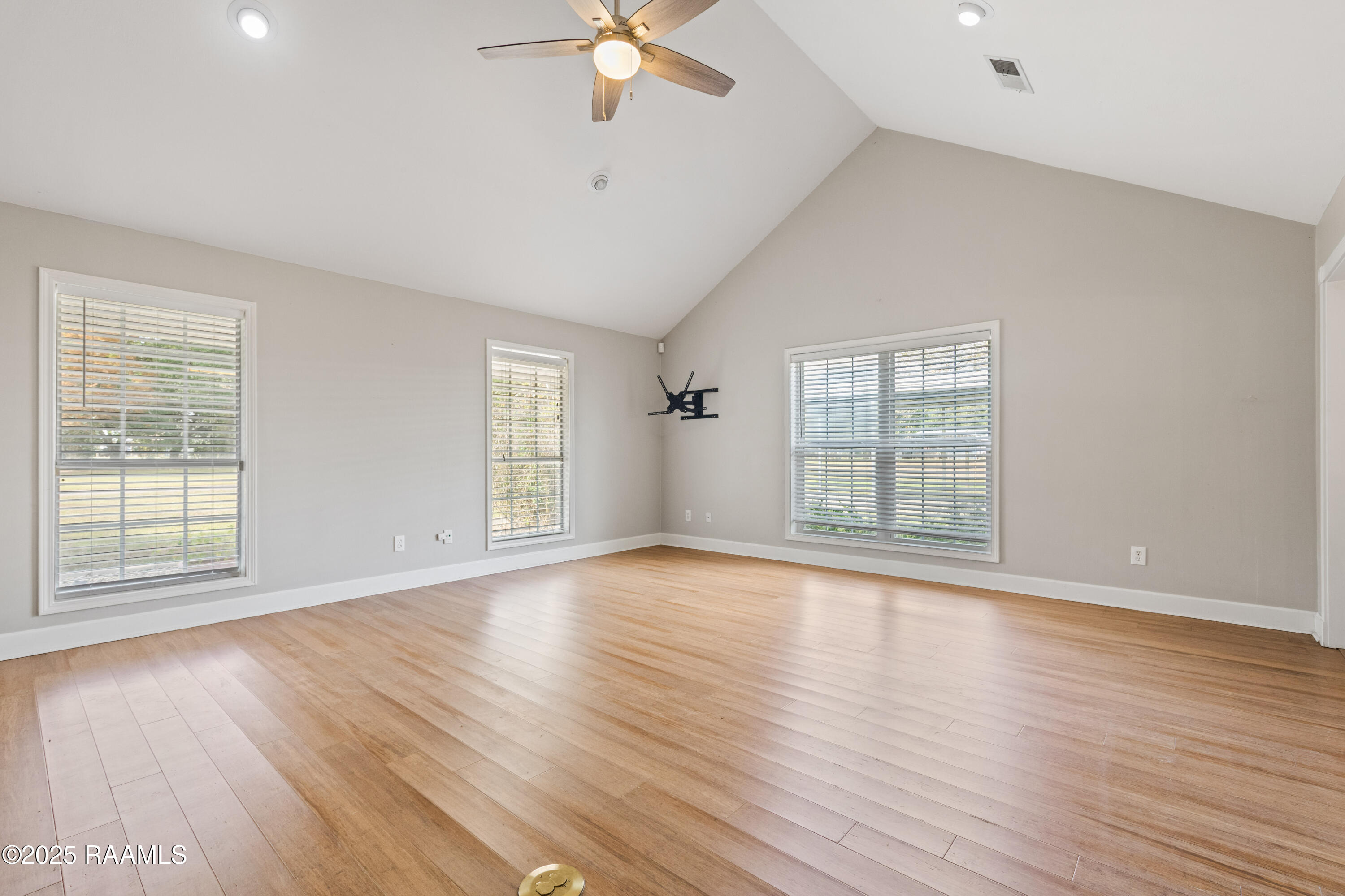 1007 B Hughes Broussard, LA 70518 - Photo 3 of 22 1077BHughesRd-27