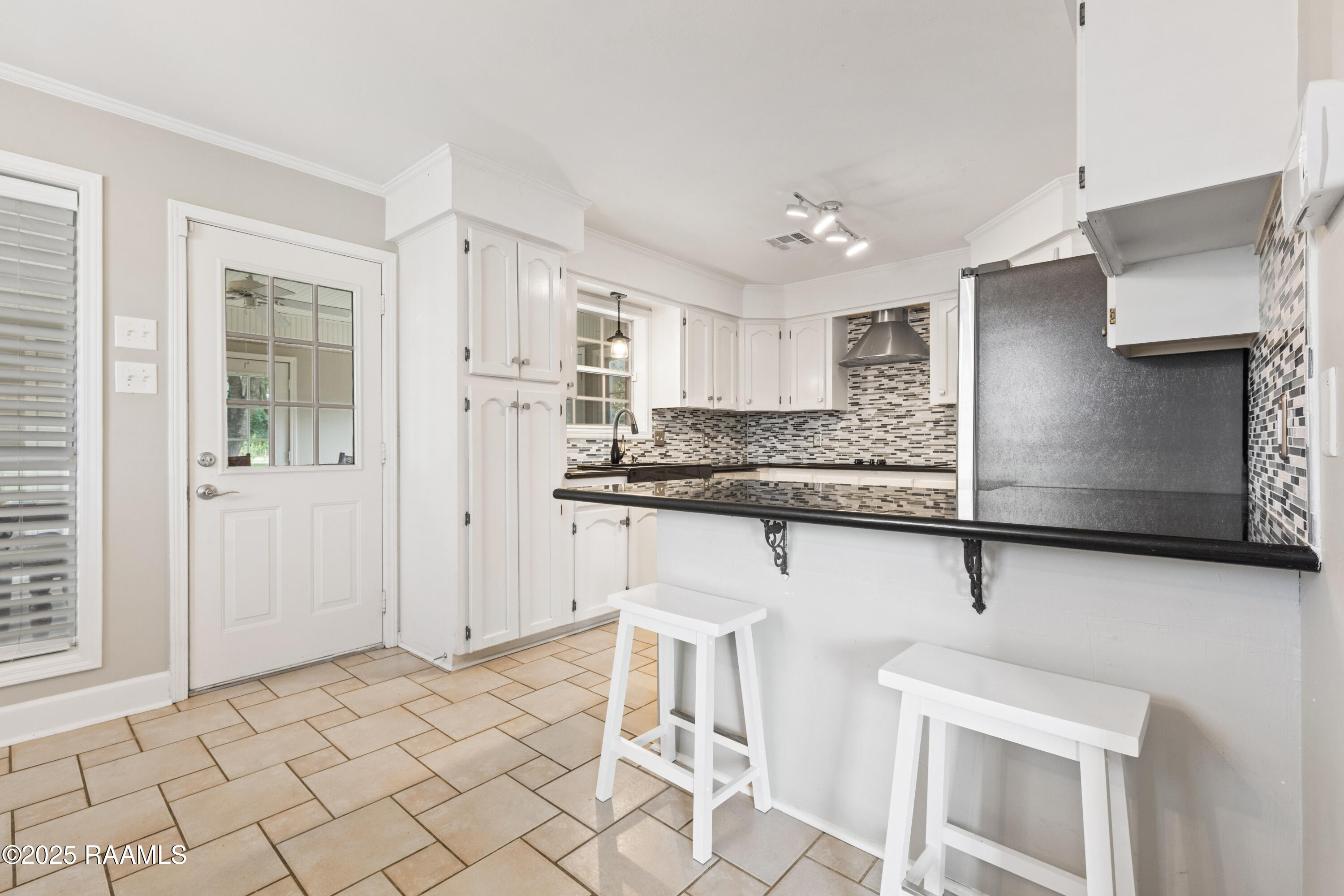 1007 B Hughes Broussard, LA 70518 - Photo 5 of 22 1077BHughesRd-39