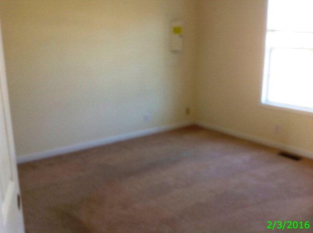 322 Lafayette Road Clarksville, TN 37042 - Photo 5 of 9 Gallery Image 5