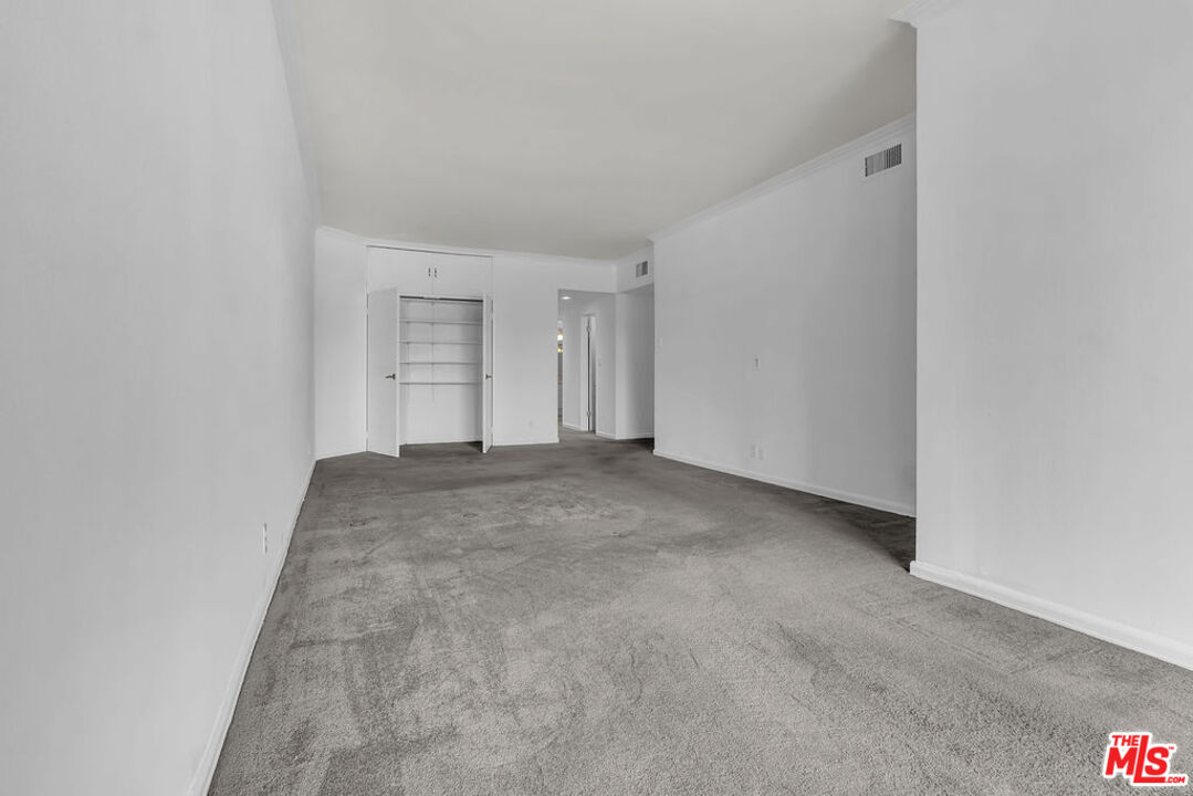 8642 Gregory Way, Unit 202 Los Angeles, CA 90035 - Photo 23 of 46