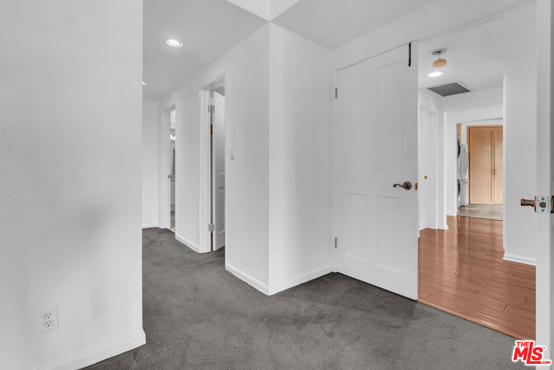 8642 Gregory Way, Unit 202 Los Angeles, CA 90035 - Photo 25 of 46