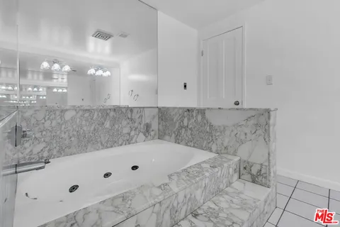 $898,000 | 8642 Gregory Way, Unit 202, Los Angeles, CA 90035