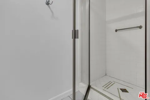 $898,000 | 8642 Gregory Way, Unit 202, Los Angeles, CA 90035