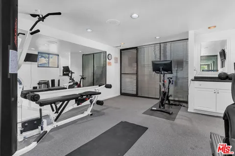 $898,000 | 8642 Gregory Way, Unit 202, Los Angeles, CA 90035