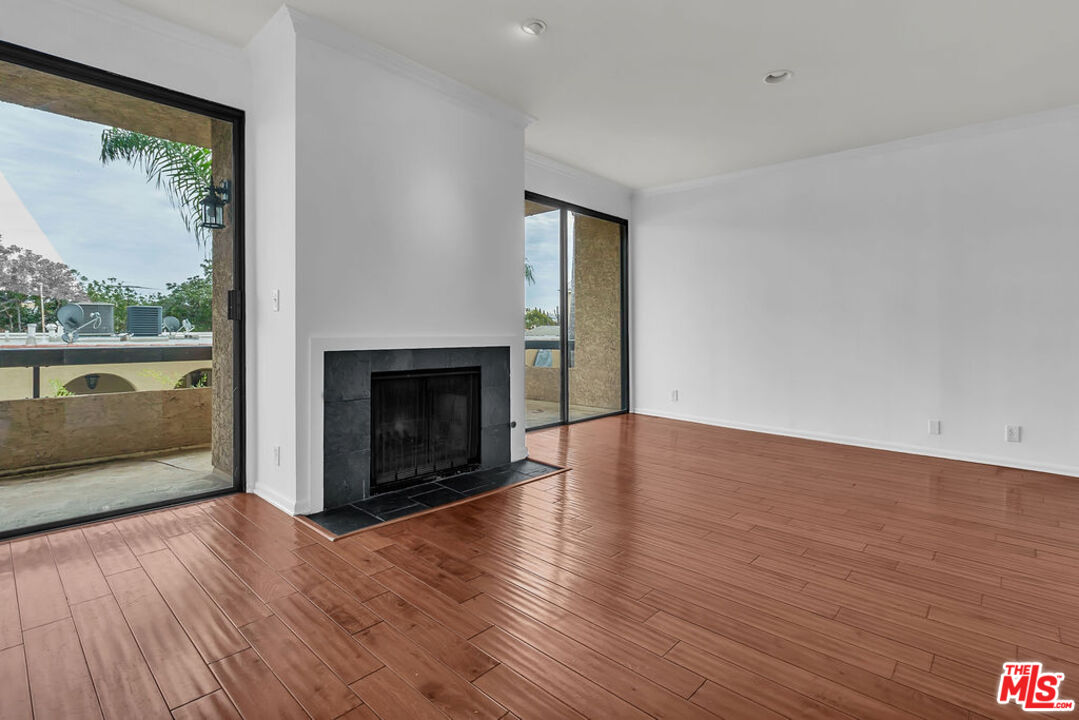 8642 Gregory Way, Unit 202 Los Angeles, CA 90035 - Photo 5 of 46