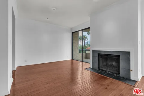 $898,000 | 8642 Gregory Way, Unit 202, Los Angeles, CA 90035