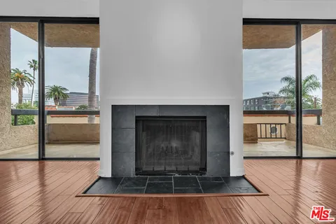 $898,000 | 8642 Gregory Way, Unit 202, Los Angeles, CA 90035