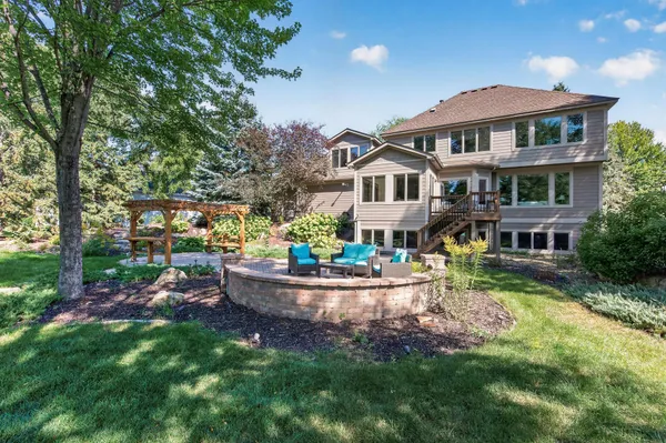 $865,000 | 3034 Edgewater Drive, Woodbury, MN 55125