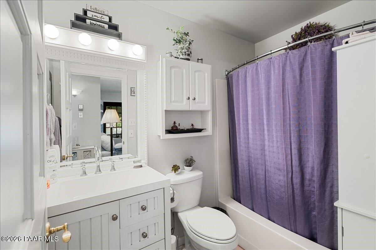 20143 East Mesa Verde Road Mayer, AZ 86333 - Photo 13 of 25 Hall Bathroom