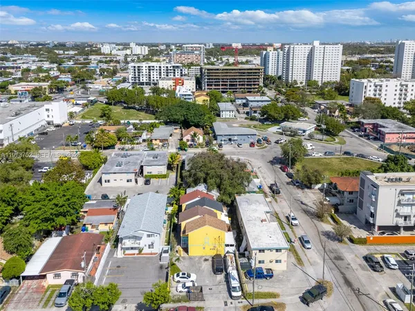 $249,000 | 1613 Northwest 16th Street, Unit E, Miami, FL 33125