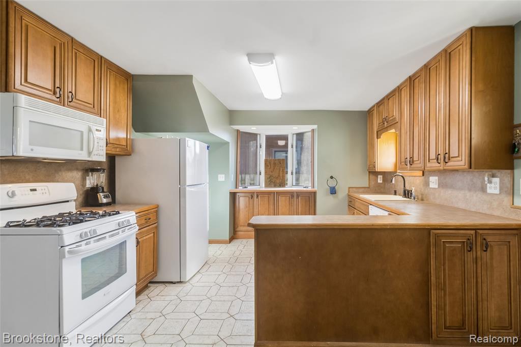 2230 Elm Street Algonac, MI 48001 - Photo 22 of 59