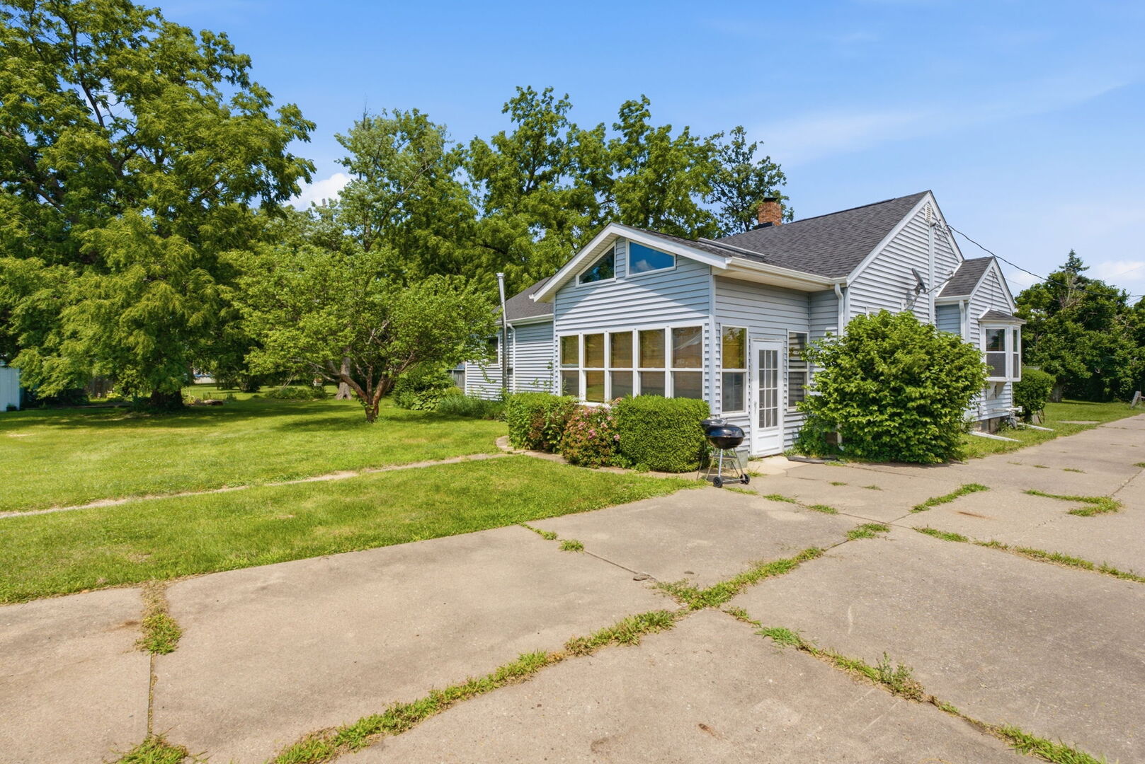 2017 Colona Road Silvis, IL 61282 - Photo 4 of 31