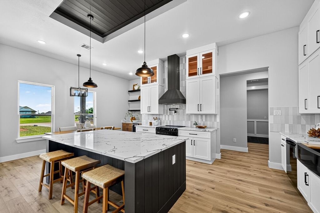 484 Angus Trail Angleton, TX 77515 - Photo 8 of 36 Kitchen