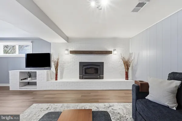 $825,000 | 5613 Eastbourne Drive, Springfield, VA 22151