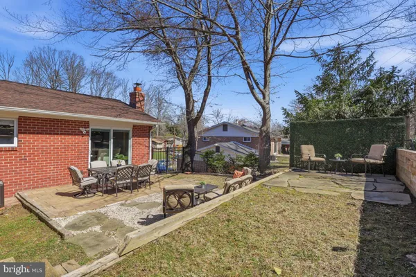 $825,000 | 5613 Eastbourne Drive, Springfield, VA 22151