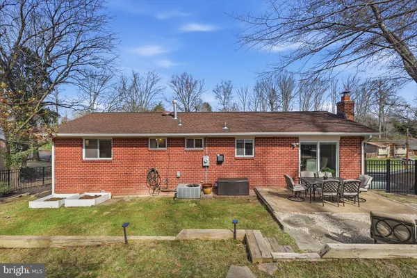 $825,000 | 5613 Eastbourne Drive, Springfield, VA 22151