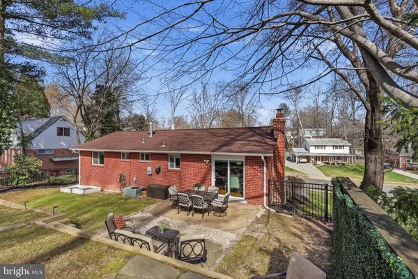 $825,000 | 5613 Eastbourne Drive, Springfield, VA 22151