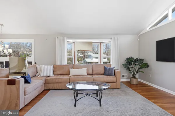 $825,000 | 5613 Eastbourne Drive, Springfield, VA 22151