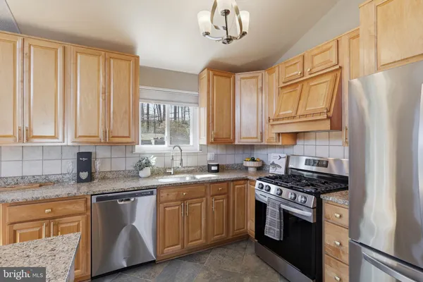 $825,000 | 5613 Eastbourne Drive, Springfield, VA 22151