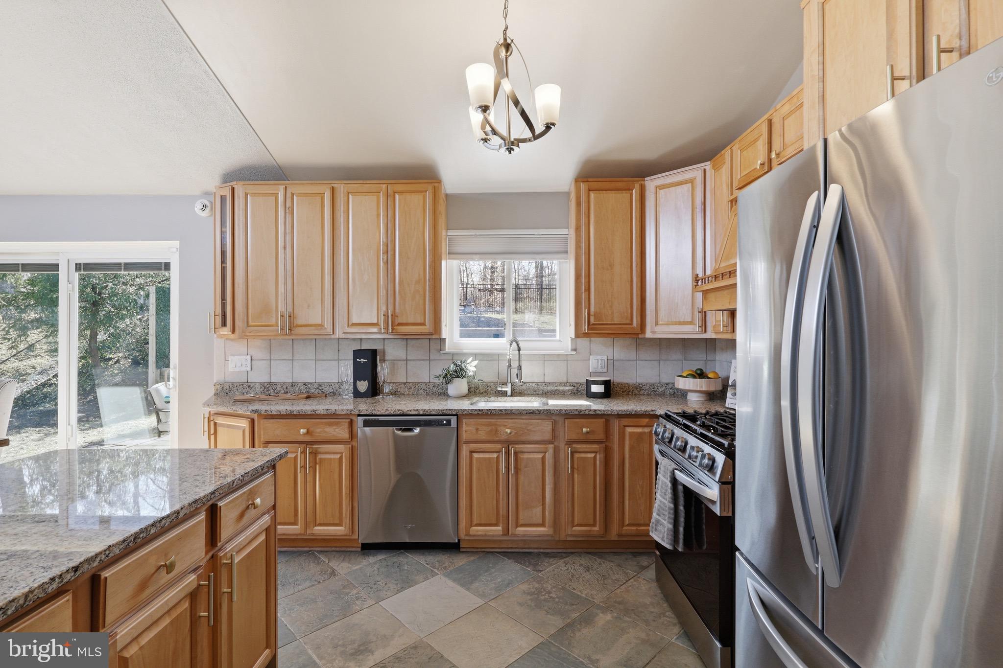 5613 Eastbourne Drive Springfield, VA 22151 - Photo 10 of 32