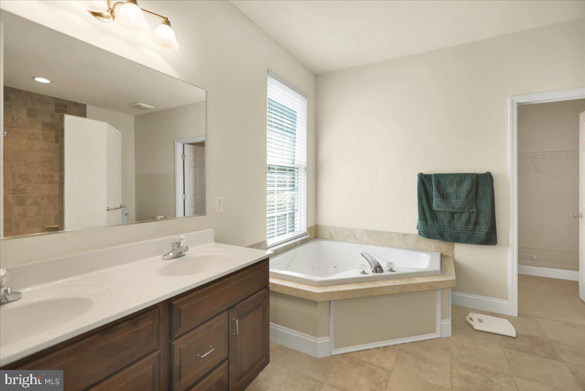 25 Harry Avenue Reading, PA 19607 - Photo 20 of 51 Master bathroom