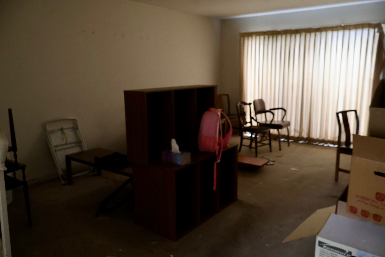 230 Douglass Way Bolingbrook, IL 60440 - Photo 4 of 16 a dining room with furniture and a window