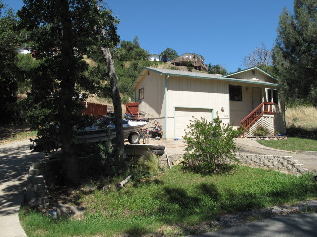 14768 Ravine Road Redding, CA 96003 - Photo 3 of 7 Side view