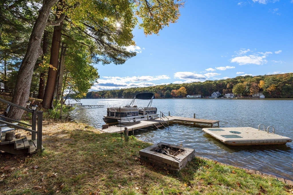 109 Shore Road Sturbridge, MA 01566 - Photo 3 of 34
