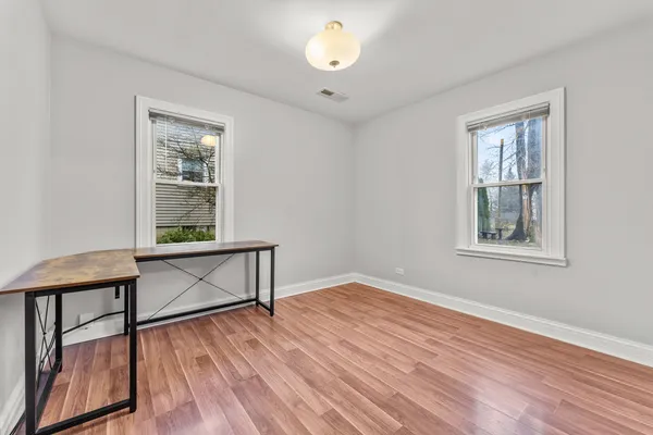 $3,000 | 305 North Grace Street, Lombard, IL 60148