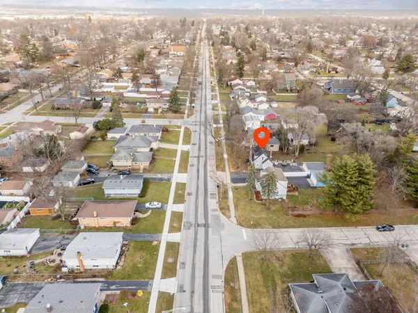 $3,000 | 305 North Grace Street, Lombard, IL 60148