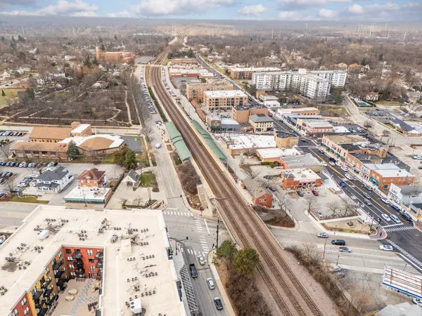 $3,000 | 305 North Grace Street, Lombard, IL 60148