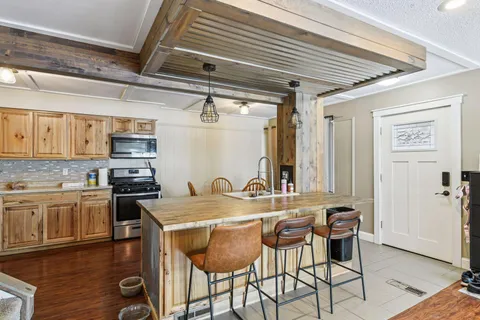 $259,900 | 112704 Hundertmark Road, Chaska, MN 55318