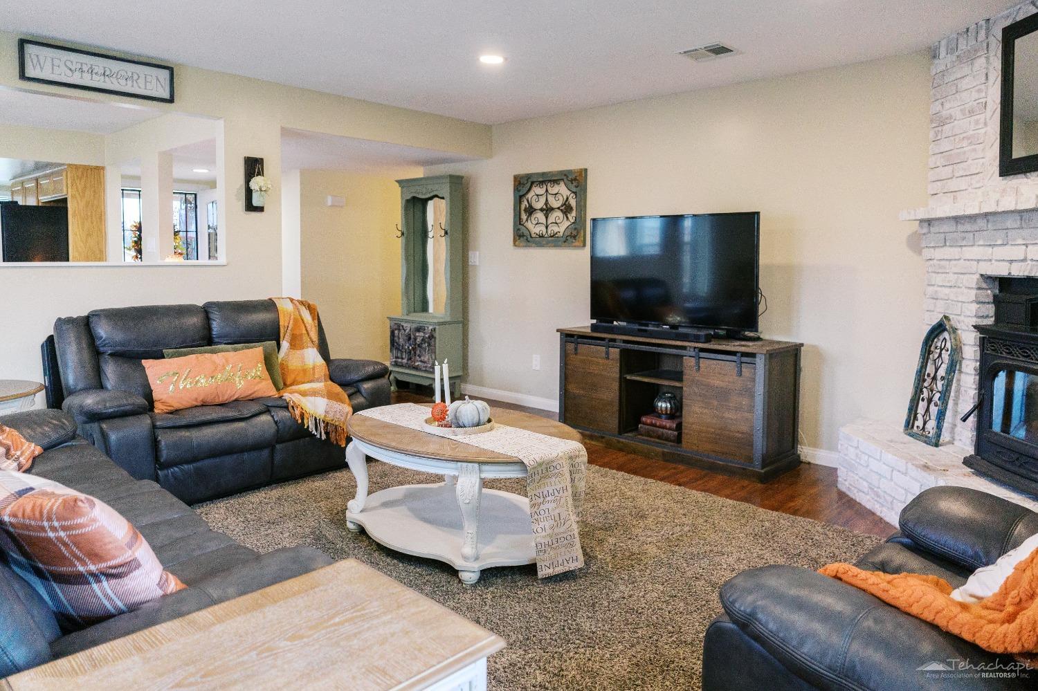 22627 Strawflower Road Tehachapi, CA 93561 - Photo 10 of 44 Gallery Image 10