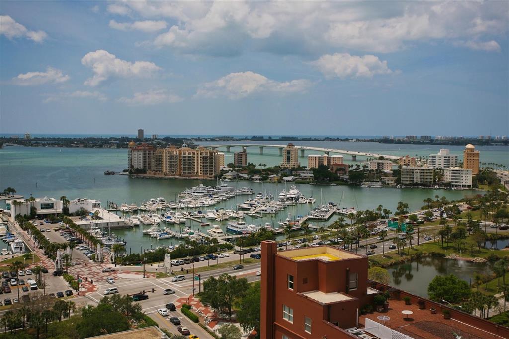 1716 Oak Street Sarasota, FL 34236 - Photo 41 of 49