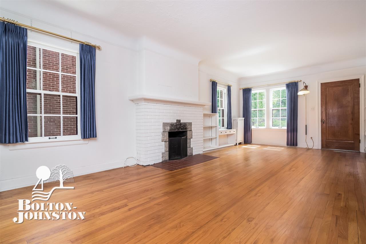 264 McMillan Road Grosse Pointe, MI 48236 - Photo 7 of 38 31351119-6.JPG