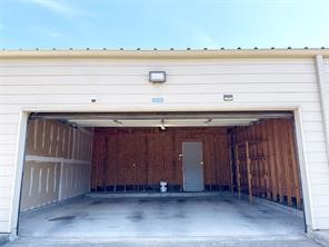 10064 Emnora Lane Houston, TX 77080 - Photo 24 of 31 a view of an empty room