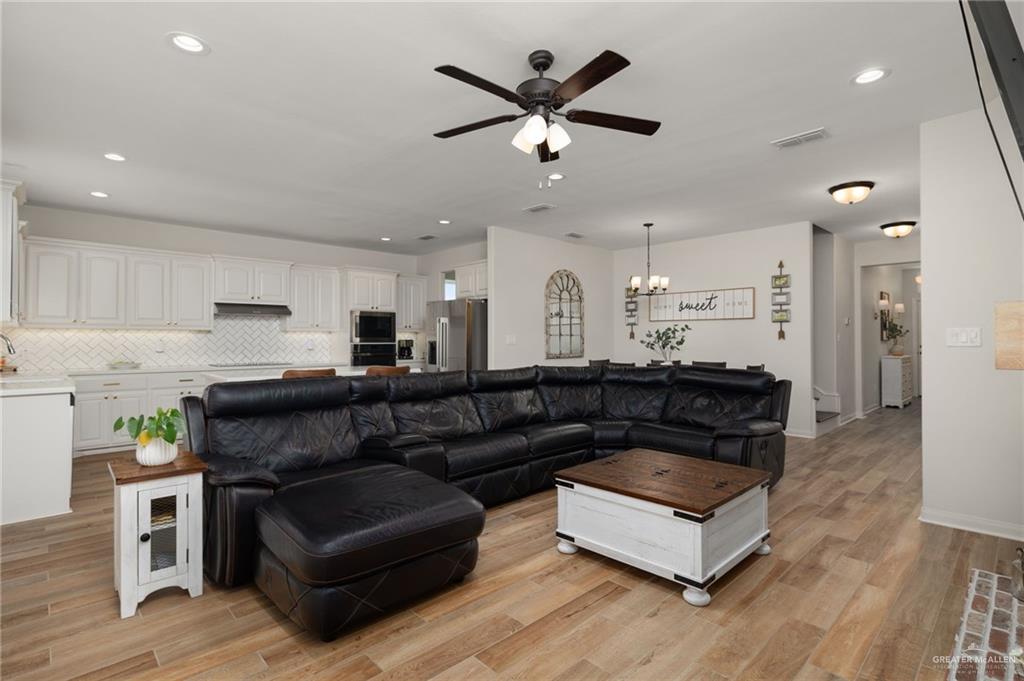 14404 Chalk Rdg Drive McAllen, TX 78504 - Photo 7 of 33